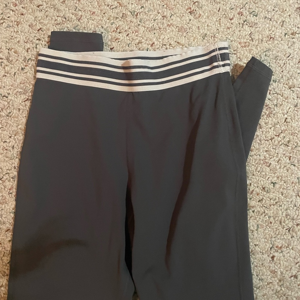Buff bunny Charcoal Leggings - Picture 6 of 6